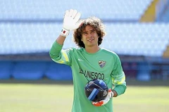 “Người nhện” Ochoa mắc lỗi tệ hại, người hùng World Cup hết thiêng