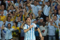 [Photo] Messi giúp Argentina vượt ải Bosnia & Herzegovina