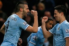 Negredo, Ibrahimovic lập hat-trick, Messi tái xuất bằng cú đúp