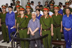 [Photo] Xử sơ thẩm vụ án "bầu" Kiên và các nghi phạm