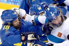 Vận động viên hockey nữ hỗn chiến tại Olympic Sochi 