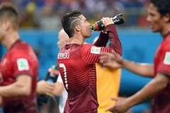 Lần đầu tiên trọng tài cho giải lao đột xuất tại World Cup