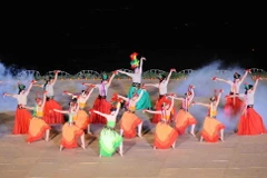 [Photo] Rực rỡ, sống động Lễ bế mạc Festival Huế 2014