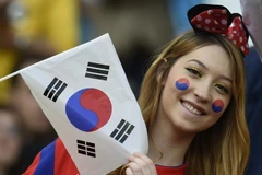 Vẻ đẹp rạng ngời, gợi cảm của các nữ cổ động viên Hàn Quốc