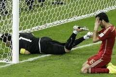 Cận cảnh pha bỏ lỡ khó tin của Busquets khiến Tây Ban Nha ôm hận