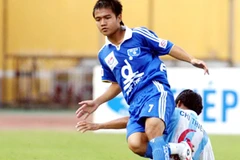 Đinh Thanh Trung ngày càng trưởng thành trong màu áo Hòa Phát Hà Nội. (Nguồn ảnh: vinhcity.gov.vn).