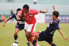 Mặc dù đã cố gắng, song các cầu thủ áo đỏ Navibank Sài Gòn đã không thể ở lại V-League. Ảnh minh họa. (Nguồn: vovnews.vn). 