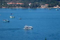 Du thuyền phục vụ khách du lịch trải nghiệm vùng biển đảo Phú Quốc (Kiên Giang). (Ảnh: Lê Huy Hải/TTXVN)