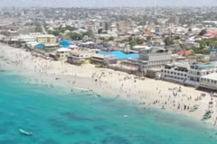Một khu nghỉ dưỡng bên bờ biển ở thủ đô Mogadishu. (Ảnh: stratnews global)