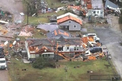 Nhiều ngôi nhà ở Oklahoma bị tàn phá. (Ảnh: CNN)