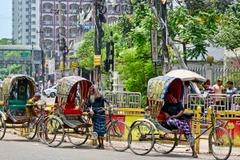 Nắng nóng gay gắt tại Dhaka, Bangladesh. (Ảnh: AFP/TTXVN)