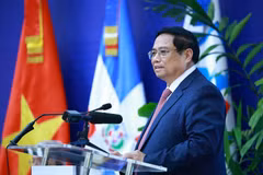 Thủ tướng Phạm Minh Chính phát biểu chính sách tại Học viện Ngoại giao, Bộ Ngoại giao Cộng hòa Dominicana. (Ảnh: Dương Giang/TTXVN)