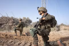 Binh sỹ Israel tiến hành chiến dịch quân sự tại Dải Gaza ngày 25/4. (Ảnh: THX/TTXVN)