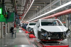 Dây chuyền lắp ráp xe ô tô tại cơ sở sản xuất của Tesla ở Austin, Mỹ. (Ảnh: AFP/TTXVN)