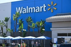 Một cửa hàng của Walmart tại Burbank, California, Mỹ. (Ảnh: AFP/TTXVN)