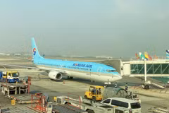 Máy bay của hãng Korean Air tại sân bay quốc tế Kimpo, Hàn Quốc. (Ảnh: Anh Nguyên/TTXVN)