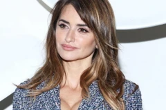 Những bí quyết chăm da, giữ dáng của "nàng thơ Chanel" Penélope Cruz