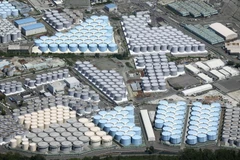 Các bể chứa nước thải tại Nhà máy điện hạt nhân Fukushima, Nhật Bản ngày 22/8/2023. (Ảnh: Kyodo/TTXVN)