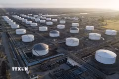 Kho dự trữ dầu ở Carson, California (Mỹ). (Ảnh: CNN/TTXVN)
