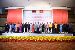 Lãnh đạo 20 tỉnh vùng Đông Bắc Thái Lan phấn khởi tới dự buổi lễ kỷ niệm mừng Quốc khánh Việt Nam. (Ảnh: Đỗ Sinh/TTXVN)