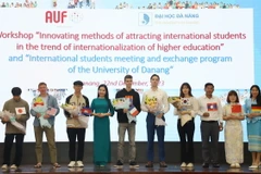 Lưu học sinh, thực tập sinh quốc tế học tập nghiên cứu tại Đại học Đà Nẵng. (Ảnh: TTXVN phát)