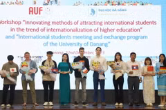 Lưu học sinh, thực tập sinh quốc tế học tập nghiên cứu tại Đại học Đà Nẵng. (Ảnh: TTXVN phát)