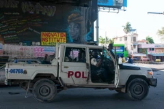 Cảnh sát tuần tra tại Port-au-Prince, Haiti. (Ảnh: AFP/TTXVN)