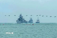 Tàu chiến Nga tham gia tập trận hải quân trên Biển Đen, ngoài khơi cảng Sevastopol thuộc Crimea, ngày 12/2/2022. (Ảnh: AFP/TTXVN)