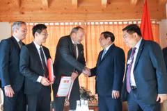 Thủ tướng Phạm Minh Chính tiếp ông Marcus Bard, Chủ tịch Tập đoàn staBOO. (Ảnh: Dương Giang/TTXVN)