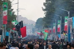 Người dân tham gia lễ tưởng niệm Tướng Qassem Soleimani. (Nguồn: .iranintl)