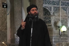 Thủ lĩnh Abu Bakr al-Baghdadi thuyết giáo tại một nhà thờ Hồi giáo ở thành phố Mosul, Iraq. (Nguồn: AFP/TTXVN)