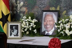 Bàn ghi sổ tang tại lễ tưởng niệm cố Tổng thư ký LHQ Kofi Annan ở New York, Mỹ ngày 22/8. (Ảnh: THX/TTXVN)