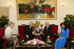 Tổng Bí thư Nguyễn Phú Trọng và Phu nhân chủ trì Tiệc trà chào mừng Nhà vua Nhật Bản Akihito và Hoàng hậu Michiko thăm cấp Nhà nước Việt Nam. (Ảnh: Trí Dũng/TTXVN)