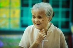 Chân dung bà giáo Hồ Hương Nam, người 18 năm cần mẫn 'trồng người' cho các em nhỏ khuyết tật. (Ảnh: Minh Sơn/Vietnam+)