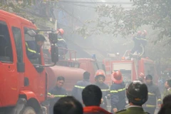 [Video] Cháy lớn tại cửa hàng Thanh Hương số 81 Hàng Bồ 