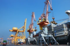 Tàu container cập cảng Tân Vũ. (Ảnh: Lâm Khánh/TTXVN)