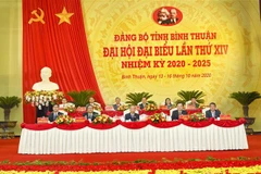 Đoàn Chủ tịch chủ trì Đại hội. (Ảnh: Nguyễn Thanh/TTXVN)