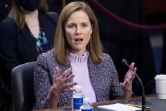 Ứng cử viên Thẩm phán Tòa án Tối cao Mỹ Amy Coney Barrett trong phiên điều trần tại Ủy ban Tư pháp Thượng viện ở Washington, DC. (Ảnh: AFP/TTXVN)