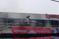 [Photo] Cận cảnh vụ cháy tại cửa hàng thức ăn nhanh ở Thanh Xuân Bắc 