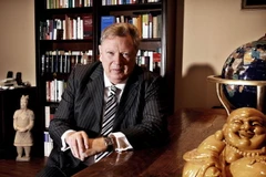 [Video] Luật sư Thụy Sĩ trả lời phỏng về vấn đề Biển Đông