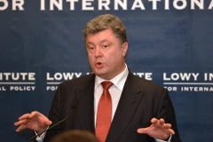 Tổng thống Ukraine ký ban hành luật bỏ quy chế không liên kết