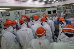 Nhật Bản xây tường băng ngăn rò rỉ phóng xạ ở Fukushima