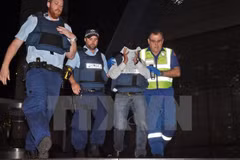 [Video] Kẻ bắt cóc con tin tại Australia dọa đặt bom thành phố 