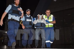 [Video] Kẻ bắt cóc con tin tại Australia dọa đặt bom thành phố 