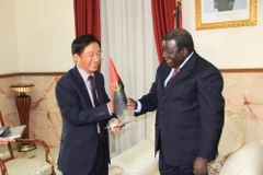 Đại sứ Việt Nam tại Angola chào xã giao tân Tỉnh trưởng Luanda