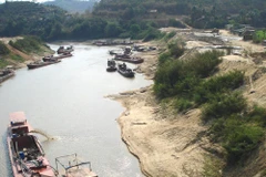 [Video] Đắk Lắk: Ẩn họa từ vượt sông bằng cáp treo tự chế