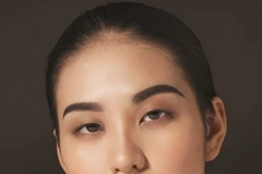 Elegant Chic - Xu hướng trang điểm giản đơn mà phá cách