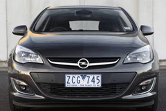 Opel công bố giá bán mẫu Astra động cơ diesel 1.6 mới