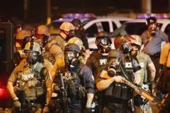 Cảnh sát Mỹ sử dụng hơi cay với người biểu tình ở Missouri