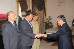 Đại sứ Việt Nam trình thư ủy nhiệm lên Tổng thống Pakistan 